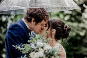 Hochzeit im Regen: Tipps für einen schönen Hochzeitstag bei Schlechtwetter