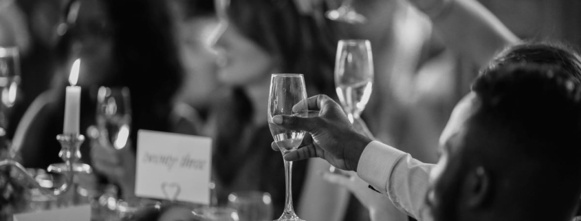 Gäste auf der Hochzeit unterhalten: 5 Tipps