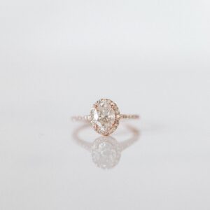 Diamantringe: Wie finde ich den passenden Verlobungs- oder Ehering?